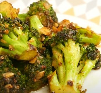 Charred Broccoli dengan ChopChop Rub: Simpel, Sehat, dan Lezat