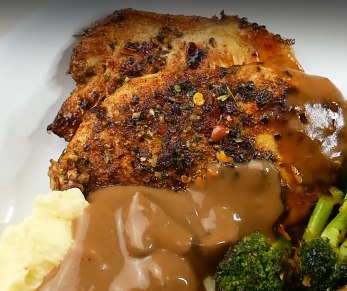 Chicken Steak dengan Mushroom Saus dan Mashed Potato ala ChopChop: Lezat, Praktis, dan Sehat